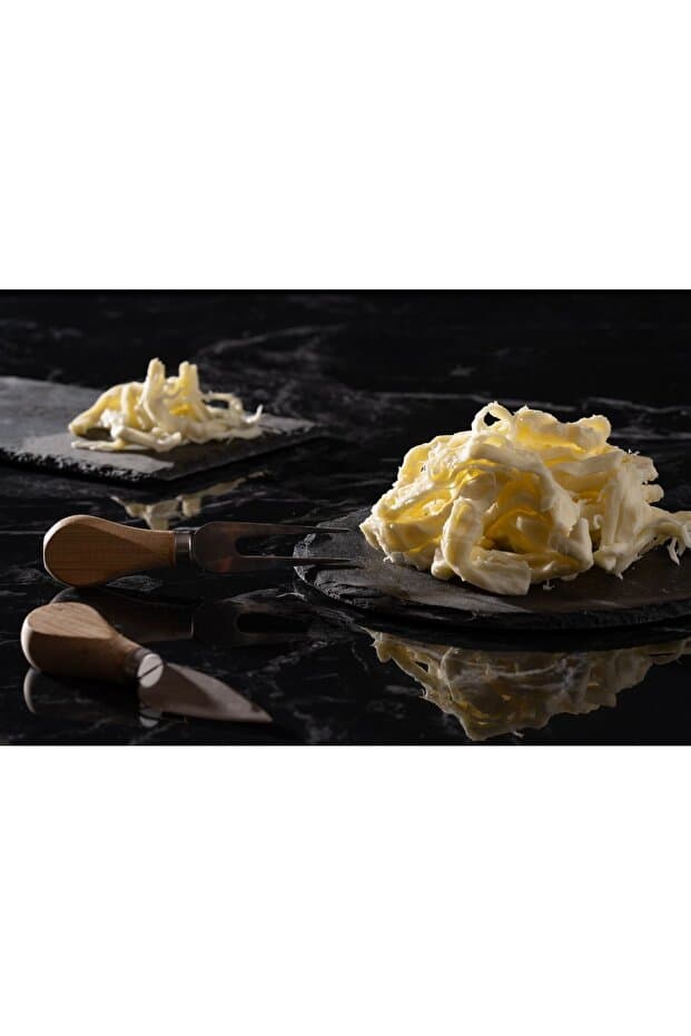 ÜRETEN ANNELER Çeçil Peyniri Az Tuzlu 250 gr