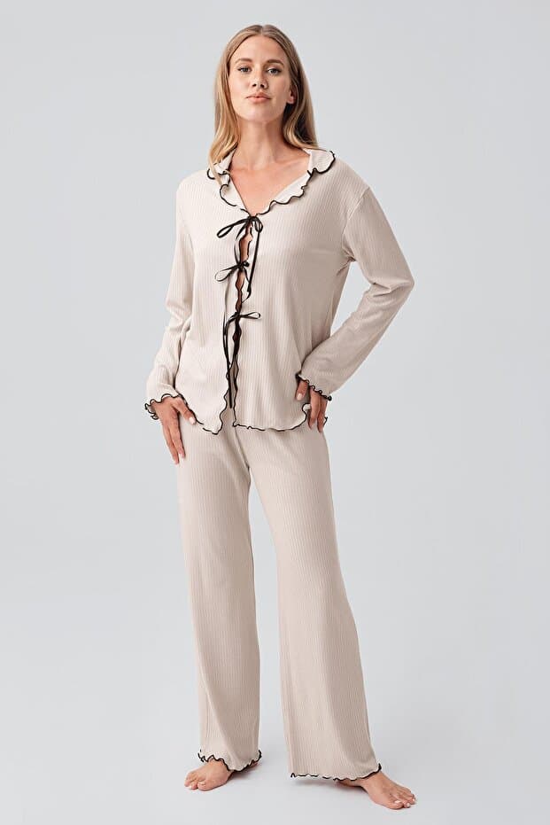 Uzun Kollu Kurdele Bağlamalı Fiyonklu Viskoz Pijama Takım